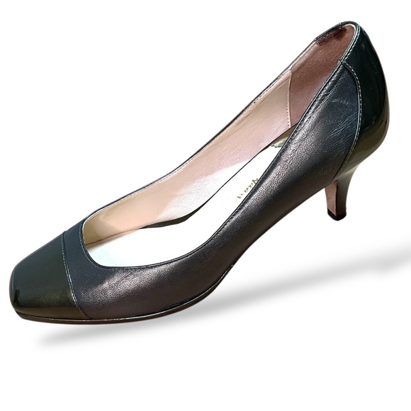 COLE HAAN x NIKE AIR Genuine Leather Olive Green Low Heeled Pumps Sz 9B - Picture 3 of 12